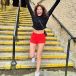 Davina McCall Instagram - This pretty much sums up how I feel after a spin class. Basically …. I feel like I could do it all over again. Cardio just fills me with endorphins and dopamine and I’m ready to crack on with my day. Holly, thanks for being my Jim bunny again.