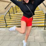 Davina McCall Instagram - This pretty much sums up how I feel after a spin class. Basically …. I feel like I could do it all over again. Cardio just fills me with endorphins and dopamine and I’m ready to crack on with my day. Holly, thanks for being my Jim bunny again.