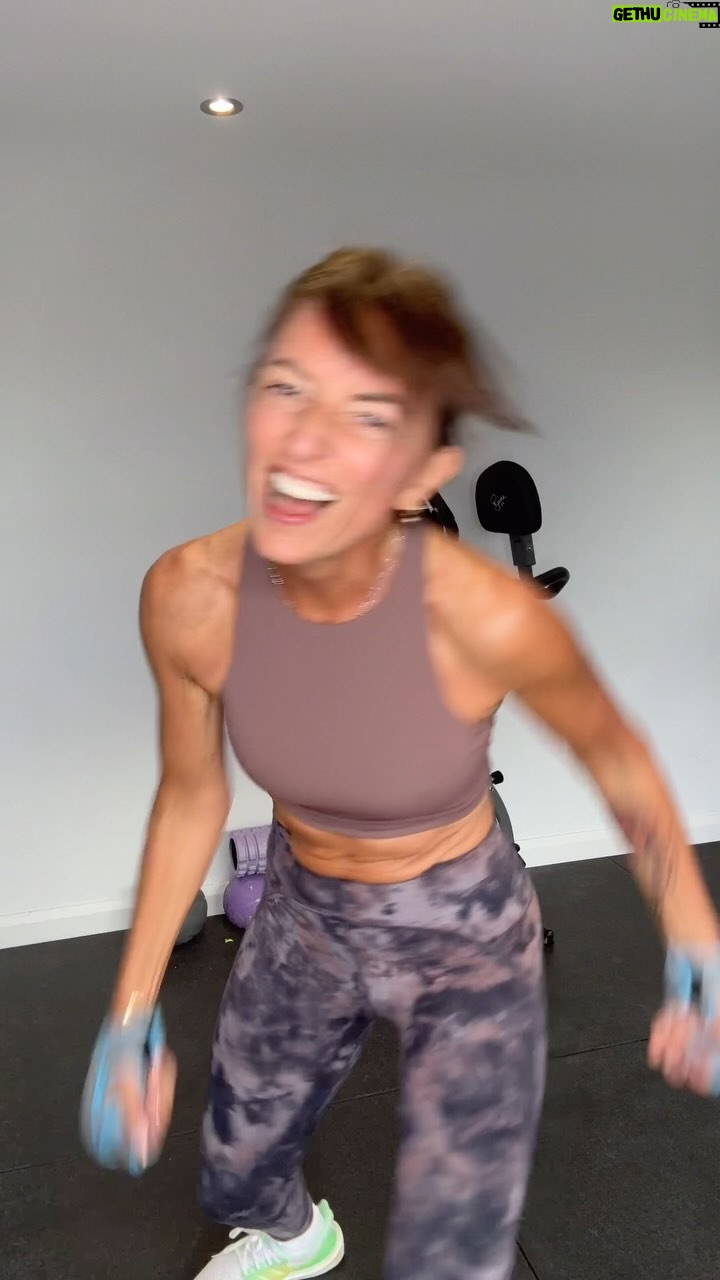 Davina McCall Instagram - Yo!!! Back in the uk ! Did @daniel_duckett_ TWICE! Went to an old @ownyourgoalsdavina challenge on website β¦ it was great . High energy . Just what I needed I wonβt be able to hug anyone tomorrow tho ππππππππ
