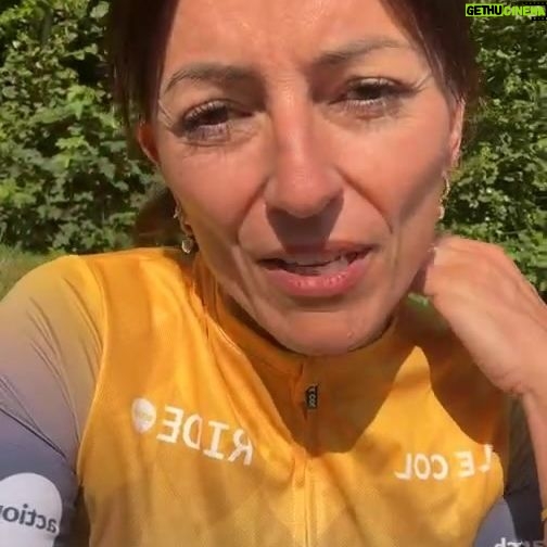 Davina McCall Instagram - Here I am at my annual bike ride !!! For @actionmedres . An amazing charity I’ve raised money for since I was 9 !!!! They save and change children’s lives x 27 miles for me this year x but you can also do, 46,74 and 100 miles ❤️❤️❤️❤️ come see us next year 🚴♀️🚴🚴♂️