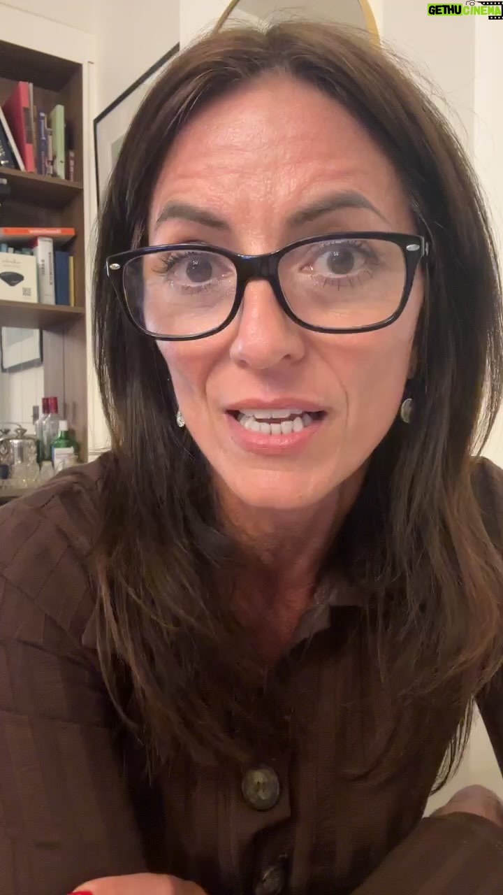 Davina McCall Instagram - Watch this with sound up . This live talks about pain relief, yesβ¦ you can get it on the nhs . You can catch up with my Davinas Pill Revolution streaming on @channel4 . Start the conversation. ππ»ππ»ππ»ππ»