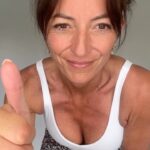 Davina McCall Instagram - Workout 2 , FINAL week of 6 week summer sculpt challenge . Don’t worry we have something up our sleeve 💝 thank you @jaybsfitness your energy is so infectious … and I loved the warm up in this … if u like the look of this challenge check out @ownyourgoalsdavina or the link in my bio … I’ve put it on stories too Mummy …. I’m on my way !!!! Woo hooooooio 💘💃💝💯