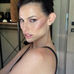 Dayane Mello Instagram - Oggi mi sento al settimo cielo grazie grazie grazie! Grazie 🦄🦄 Hairstylist: @elegancehair.salon Make-up : @roberta_carella_mua il bellissimo posto dei sogni @casanostraboutiquehotel ✨✨🌟✨🌟 @walkinginpalermo 🎥📸