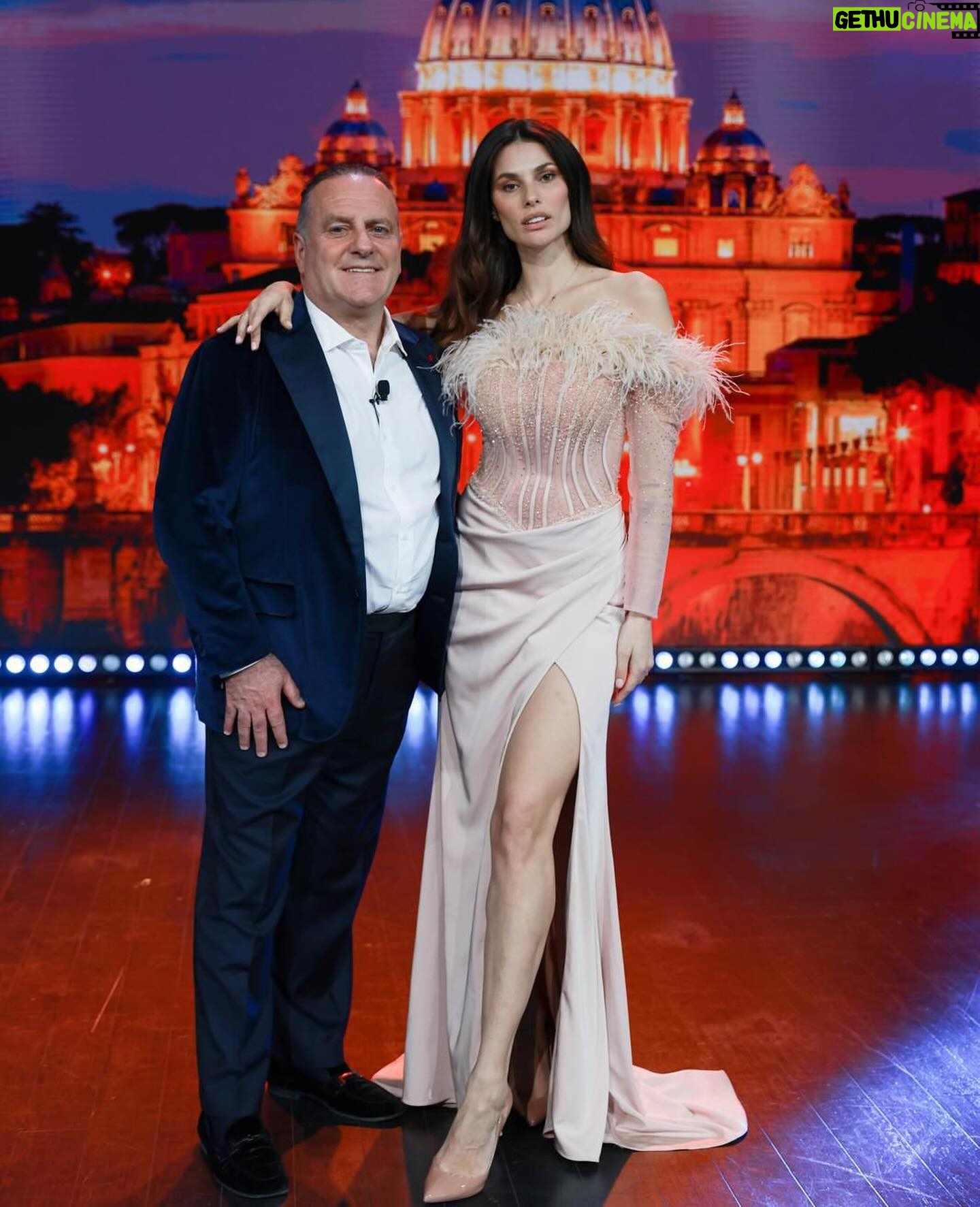 Dayane Mello Instagram - PARADISE 2024 - Venerdì DopoMezzanotte e Sabato h. 7:30 Rai2 - vi aspetto 🫶 @paradise_rai2 @pascalvicedomini @proflorenzetti