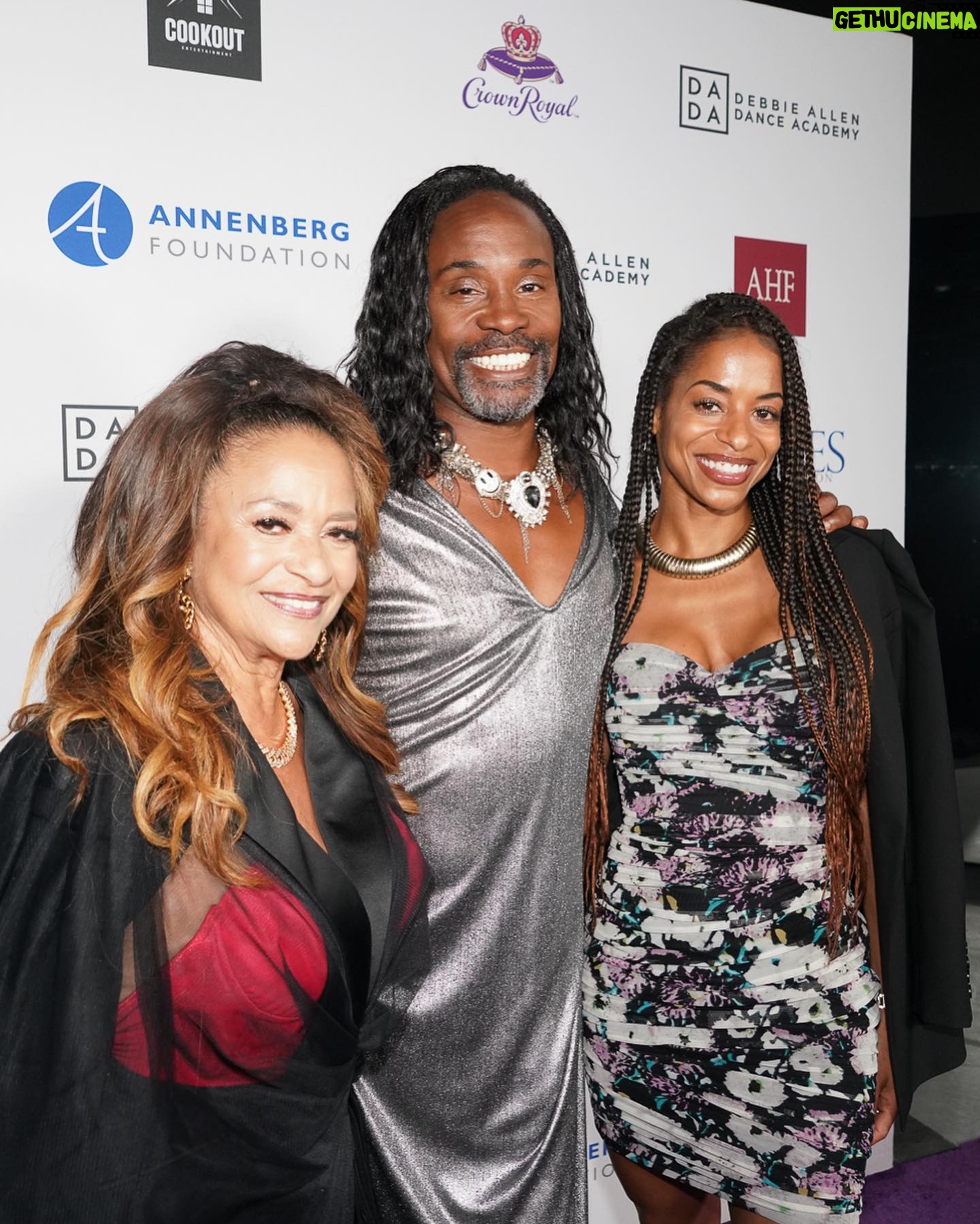 Debbie Allen Instagram - Honey, I'm still basking in these moments from the Remember My Name Ball, celebrating Pride, Love and Acceptance! 💋🪩 Grateful to everyone who made this night Truly Glorious! THANK YOU to @jackmizrahi, @thebillyporter, @jordanecooper, @lenawaithe, @sirjohn, @dashaunwesley, our sponsors, House judges, the amazing performers, @officialdadance ensemble, and all who came to show their support. 📸: @leetonksphotography