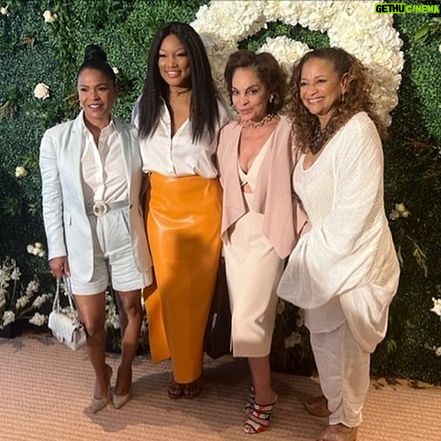 Debbie Allen Instagram - #TargetPartner Still FULL from the JOY of #EssenceFest last weekend! 💋💕 I loved spending time with all of the brilliant and beautiful women present at the @Target Relax, Relate, Release brunch. #EssenceFestxTarget #BlackBeyondMeasure #WeKeepUsGoing