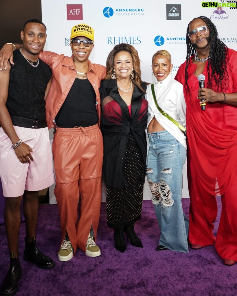 Debbie Allen Instagram - Honey, I'm still basking in these moments from the Remember My Name Ball, celebrating Pride, Love and Acceptance! 💋🪩 Grateful to everyone who made this night Truly Glorious! THANK YOU to @jackmizrahi, @thebillyporter, @jordanecooper, @lenawaithe, @sirjohn, @dashaunwesley, our sponsors, House judges, the amazing performers, @officialdadance ensemble, and all who came to show their support. 📸: @leetonksphotography