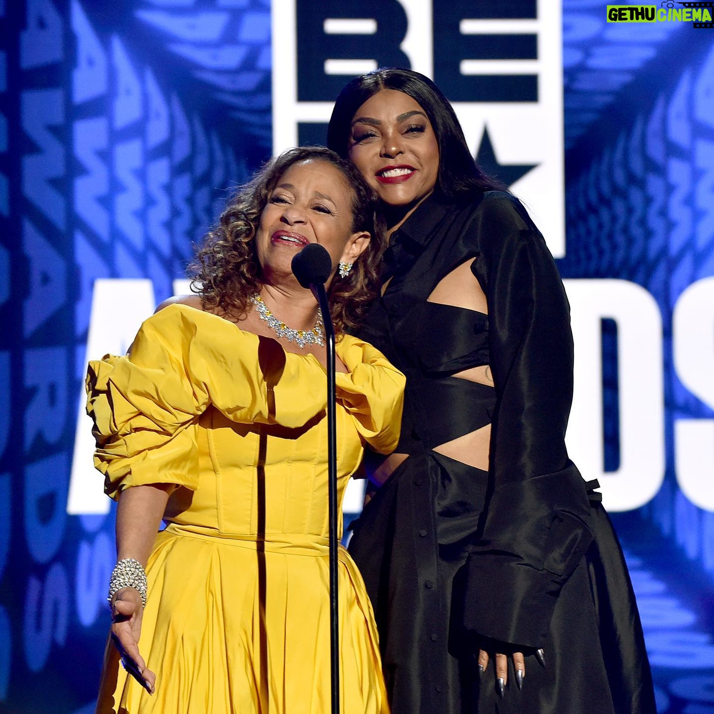 Debbie Allen Instagram - Culture’s Biggest Night ✊🏽💛 I LOVE celebrating US! #BETAwards