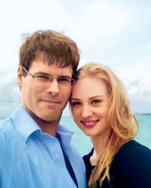 Deborah Ann Woll Instagram - Happy Valentines Day to all!! Love ❤️❤️❤️