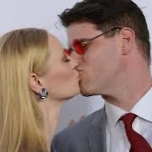 Deborah Ann Woll Instagram - Happy Valentines Day to all!! Love ❤️❤️❤️