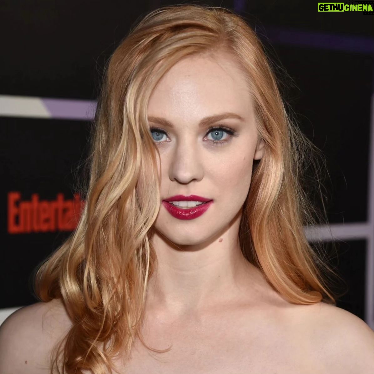 Deborah Ann Woll Instagram - The talented Deborah Ann Woll is doing a LIVE Autograph signing with the Cast of True Blood on October 28th!! Be sure to get a print to see it signed LIVE! Link in bio @deborahannwoll Check the link here for more info- https://ow.ly/iIC650PQUTZ #TrueBlood #TrueBloodReunion #KarenPAge #DareDevil #GodOfWar #JessicaHamby #Autograph