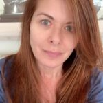 Debra Messing Instagram - A MESSAGE TO ALL THE JEWISH COLLEGE KIDS who were intimidated into leaving school because campus was no longer safe for Jews. To the kids who were bullied, harassed, assaulted, spat on, thrown down, blocked from entering the library or a class, for the kids who stood singing Hatikva -“The Hope”- with an Israeli flag and an American flag and were told Death to Zionists, Death to America, followed by both flags being stolen and set on fire. To the kids who had to endure jihadi screams of “There is only one solution, Intifada Revolution,” which refers to terrorists wearing suicide vests in cafes, buses, schools, anywhere large crowds of Israeli citizens could be, and were, murdered. Calls for that to be globalized. To the kids who were told they didn’t deserve to live, that their ancestral homeland was stolen land, that the beautiful democracy in the Middle East that has 2 million Arabs living free, with equal rights, serving on the Supreme Court and in the government, was an apartheid state. To the kids whose college administrations failed them. Who allowed Jews to be surrounded by masked “protestors” and pushed out of their campus, who prioritized placating students who were proudly breaking university rules, using hate speech that incited violence, breaking windows with hammers, vandalizing buildings that the took over, yelling “We love Hamas, we are Hamas,”defied orders to disband, cancelled classes, and graduations, instead of doing their job and making the students adhere to the rules and expelling them if they didn’t. They did nothing to ensure that campus and classes were available to all paying students without threats or harassment. To all the students who were excluded from taking classes, going to religious services, listening to guest speakers and forced to experience college virtually “for their own safety.” I see you. We all see you. And I’m so sorry. 🇮🇱✡️For any student experiencing harassment or intimidation or exclusion on campus these 2 mensches are doing pro bono work for us all. David Kutznetz and Matt Kaplan at @gibsondunnandcrutcher