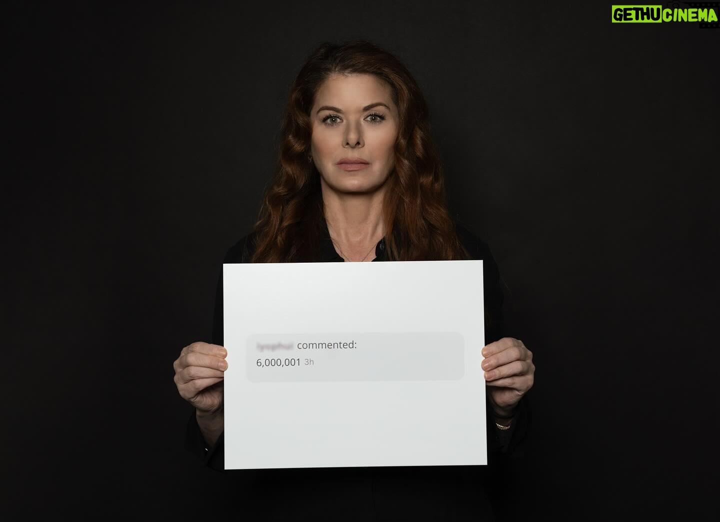 Debra Messing Instagram - I am honored to be a part of @zushagoldin’s art exhibit “Artists Against Antisemitism,” and his campaign to raise awareness about the depths of global online antisemitism. Antisemitic comments have no place in a healthy and free society. I nominate @mandanadayani and @noatishby to join this campaign in unity with all those who have been terrorized by hate comments solely because they are Jews. Post a photo of yourself holding a sign with a message of hate you have received on social media, and tag 2 friends to spread the word. We must continue to educate and raise awareness through positive initiatives. Please do not stay silent. We know how that ends. Thank you Zusha, for your art and your heart. 🙏🏼@jewstalkjustice @jewishjournal 📷 @zushagoldin #artistsagainstantisemitism #neveragain #yomhashoah