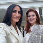 Debra Messing Instagram – How is this real?!?! The Second couple, the Capital, my partner-in-crime @mandanadayani and me at the White House. Live classical music, a ceremony honoring Artists, the First Lady @drbiden and secretary @hillaryclinton the @VP and @secondgentleman’s residence, and finally, the idiots behind the facade!

#washingtonDC #adaytoremember