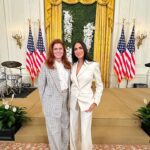 Debra Messing Instagram – How is this real?!?! The Second couple, the Capital, my partner-in-crime @mandanadayani and me at the White House. Live classical music, a ceremony honoring Artists, the First Lady @drbiden and secretary @hillaryclinton the @VP and @secondgentleman’s residence, and finally, the idiots behind the facade!

#washingtonDC #adaytoremember