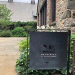 Debra Messing Instagram – I had the most special evening with @therealmariskahargitay at @bluehillfarm learning about regenerative farming and how that can help fix our climate and water crisis. We were served exquisite farm to table organic dishes and were shown clips from the new documentary @commongroundfilm that is premiering in nyc at the @angelikafilmny which is incredible. I’m so grateful to all the farmers doing this transformative work and to the film makers for making such an inspiring film. 
@kisstheground 
#commonground #documentary #bluehillatstonebarns
