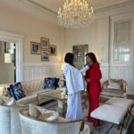 Debra Messing Instagram - Sleepovers with your BFF never stop as you grow up, they just get cooler aka now sleepovers are in DC at the Waldorf preparing to see the Vice President! Thank you @waldorfastoriadc for an amazing stay. The suite was unlike any I have ever stayed in. Soaring 30 foot ceilings, chandeliers everywhere, a bottle of tequila, salt and lime awaiting our arrival! We were treated like royalty, and I can't say enough about how nice the staff was. A sleepover to remember! #washington #glamour #hotel