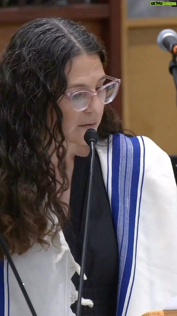 Debra Messing Instagram - Rabbi Sharon Brous—“ The only liberation is a shared liberation. Our destinies -as Jews and Palestinians- are tied up in one another.” PLEASE WATCH . #israel #peace #palestinians