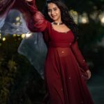 Deepthi Sunaina Instagram - ఓ వెండి వెన్నెల దిగి ర ఇలా అమ్మ కొంగులో చంటి పాపాల మబ్బు చాటునే ఉంటె ఎలా ✨❤️ #deepthisunaina PC: @thehashtag_photography