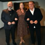 Demet Akbağ Instagram – ‘Aydınlıkevler’ galasına katılarak  bana unulmaz bir gece yaşatan  tüm dostlarıma, ustalarıma, genç oyuncu arkadaşlarıma çok teşekkür ederim.  Tiyatro sahneme ve seyircime kavuşmanın mutluluğunu yaşıyorum . 🙏🙏🎭🎭 @aydinlikevlerresmi @bkmonline @maximumuniq @yilmaz.erdogan @serdarbilis @nisanceren @bademcisalih @burakdakak__ @sinemunsal @nazguvn @denizsaip @kkiraztosun @sevdatta @alkayacaner @nbtolgayz @barkinsarp @busrafiridin @emrahaltintoprak @sabritulugtirpanofficial @aysegulaalev @ppriletisim