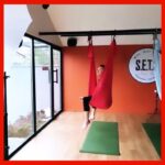 Demet Akbağ Instagram - Yerden yarım metre bile havalansa insan bir özgürlük hissi kaplıyor içini... #tbt #antigravityyoga #2017 @sets_levent