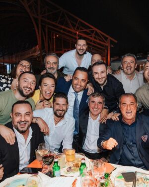 Demet Akbağ Instagram - #FatihTerim 🧿❤️Dostlar... @terimfulya @fatihterim @sedefiybar @emelmuftuoglu @saadetmance @zumrutarolbekce