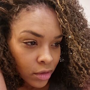 Demetria McKinney Instagram - 👋 

#sisterlocs  #naturalhair #face