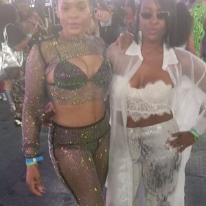 Demetria McKinney Instagram - Super grateful to @cmastudio for sharing the @beyonce experience tonight! Having fun while looking cute n being us! Lolol! Almost busted my ass but that recovery thooooo! 😃 😀 😄 😁