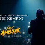 Denira Wiraguna Instagram - FIRST LOOK FILM SOBAT AMBYAR - Sebuah film cinta persembahan Didi Kempot bersama @magmaent @ideosource @paragonpictures.id dan @rapifilm. Film komedi romantis menyuguhkan kisah pertemuan, jatuh cinta, tawa canda, patah hati, dan kehilangan. Terinspirasi dari kisah Sadbois dan Sadgirls yang bikin hati ambyar. Semua orang yang merasa Ambyar di tahun 2020, tunggu film Sobat Ambyar, Dijogeti di bioskop Segera! #SobatAmbyarFilm #SobatAmbyar
