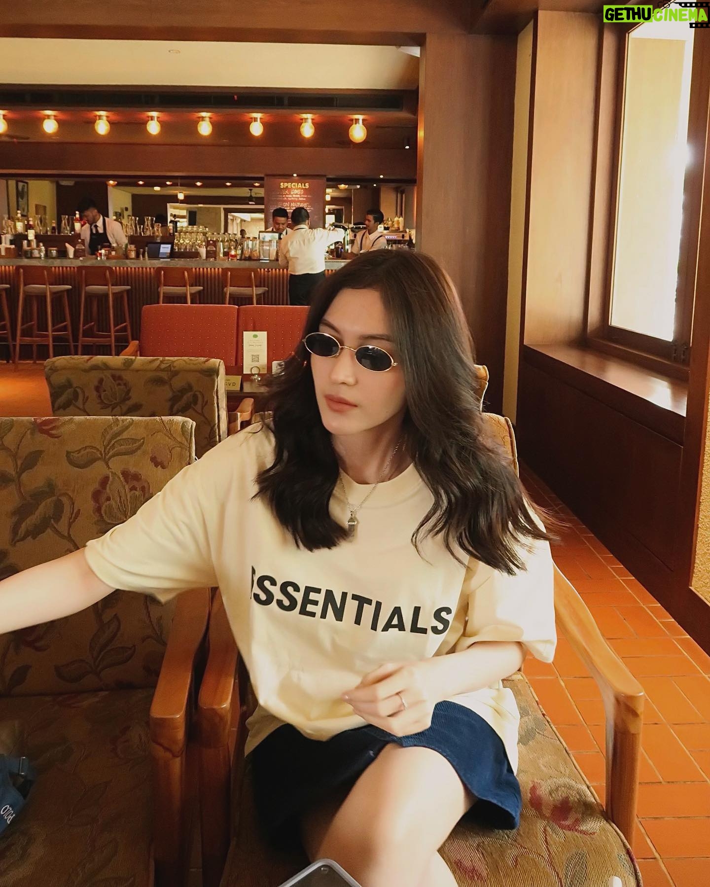Denira Wiraguna Instagram - Camera crumbs 📷