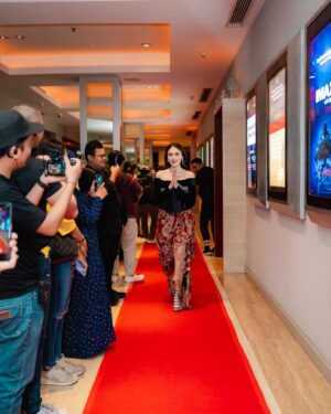 Denira Wiraguna Instagram - Gala premiere last night

Outfit by @mr.janhandrianto
Accecories by @___rumme
Stylist @fandinasutionn 
Makeup @ms_lifa 
Hairdo @ade_ragil_hairdo 
Photo by @snap.nuel