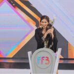 Denira Wiraguna Instagram - Penghargaan pertamaku, kategori ‘pemeran wanita terpuji film televisi’ dgn judul ‘Sebenarnya Cinta’ dari @citrasinema bersyukur dan berterimakasih bgt untuk untuk bisa menerima penghargaan ini🙏🏻
