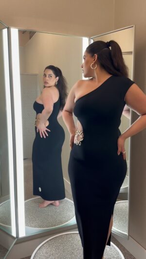 Denise Bidot Instagram - Excited to take you on this adventure with me while I try to find an outfit to attend the @BacktoBlackfilm premiere in NYC with @iheartradio.  I am beyond excited about this one, as I am a big fan of Amy Winehouse. Comment below which dress you like the most and stay tuned for the red carpet look reveal in Video 2, at the #BackToBlackFilm Premiere! 😎🙌🏽 #focusfeaturespartner