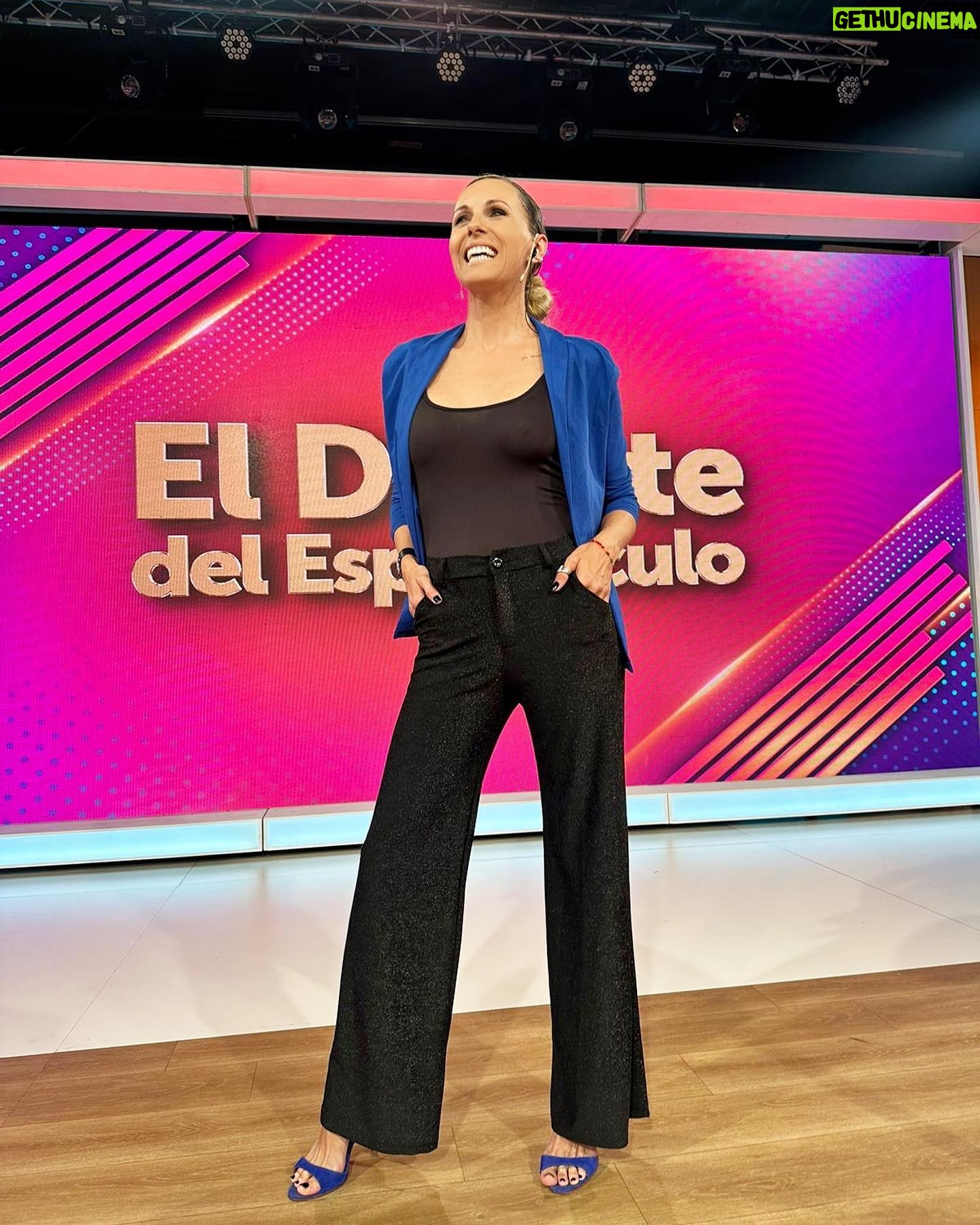 Denise Dumas Instagram - Algunos de los looks de @loira_jeans para el @eldebatedelespectaculo Gracias @imagendaniela