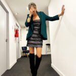 Denise Dumas Instagram - Gracias por acompañarnos cada fin de semana en el Debate del Bailando!!!!! ❤️💕Me encanta hacer este programa!!! Fotos que quedaron del domingo.. Fotografo moderno @latobaok Jajaja! @eldebatedelbailando @americatv