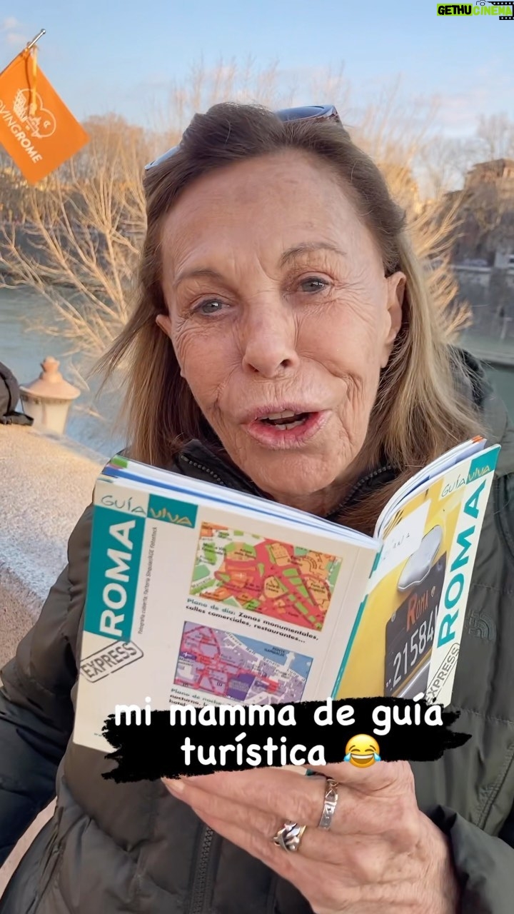 Denise Dumas Instagram - Entre las dos no hacemos una… espero que se entienda! 😂El Castelllo Saint Angelo @reneedelger la guía turística. Jajaj!!