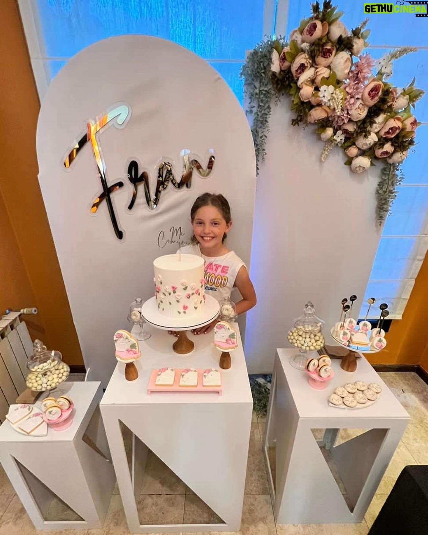 Denise Dumas Instagram - Un d铆a muy importante para nosotros..Primera comuni贸n de Fran!!! 馃檹 Mucha emoci贸n y festejo con familia y amigos!! Candy @reinalolaeventos