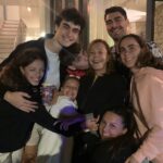Denise Dumas Instagram – Feliz navidad!!!! En familia con bailes, festejos, cartas y muchos abrazos!!!! Las abuelas…la protagonistas! Se bailaron todo! Jajaj! ❤️❤️ Felicidades y mucha paz!!!❤️