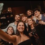 Denise Dumas Instagram - Estuve un poco ausente con tantos eventos familiares muy emocionantes… se casó mi único y amado hermano Max!!! Y así festejamos, con la gente amada, con todos mis hijos y sobrinos juntos. Viajando de sorpresa y viniendo desde lejos. Y ver la felicidad de Max y Marian fue lo más lindo de ese día!!! Que la vida los encuentre siempre así… dispuestos a charlar siempre de lo que sea, compartiendo vinos y risas. Los amo profundamente!!! Por muchas noches largas más!!! Y por seguir viendo lo felices que son juntos!!!! Chin chin!!! Les comparto algunas fotos de un día de corridas entre comida rica y el civil.. ida y vuelta hasta la noche. @maxdumas66 @tortamariana @campiobra @isacurto_ @santinocurtoo @emmaa.campii @fran__hola @reneedelger