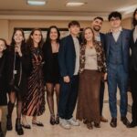 Denise Dumas Instagram - Estuve un poco ausente con tantos eventos familiares muy emocionantes… se casó mi único y amado hermano Max!!! Y así festejamos, con la gente amada, con todos mis hijos y sobrinos juntos. Viajando de sorpresa y viniendo desde lejos. Y ver la felicidad de Max y Marian fue lo más lindo de ese día!!! Que la vida los encuentre siempre así… dispuestos a charlar siempre de lo que sea, compartiendo vinos y risas. Los amo profundamente!!! Por muchas noches largas más!!! Y por seguir viendo lo felices que son juntos!!!! Chin chin!!! Les comparto algunas fotos de un día de corridas entre comida rica y el civil.. ida y vuelta hasta la noche. @maxdumas66 @tortamariana @campiobra @isacurto_ @santinocurtoo @emmaa.campii @fran__hola @reneedelger