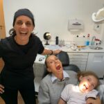 Denise Dumas Instagram - Tarde de odontólogos!!! Gracias @drarosanacarretero !!!! Gracias @dr.hernanbogook !!! Los mejores… y encima se ocupan de todos nosotros!! Un montón!!!