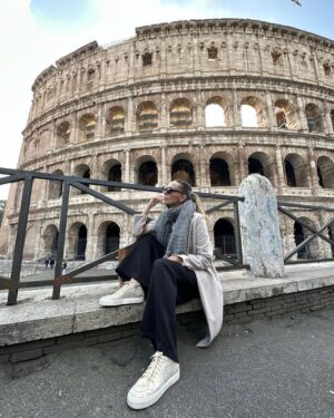 Denise Dumas Instagram - Roma❤️ 
Mis zapatillas muy a tono! @cestpartishoes modelo Paris