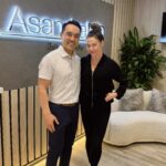 Denise Richards Instagram - Thank you @asandramd for helping me feel like myself again 🙏 you’re the best! I’m so grateful. Thank you @carolinestanbury for introducing us💛💛💛 #selfcare