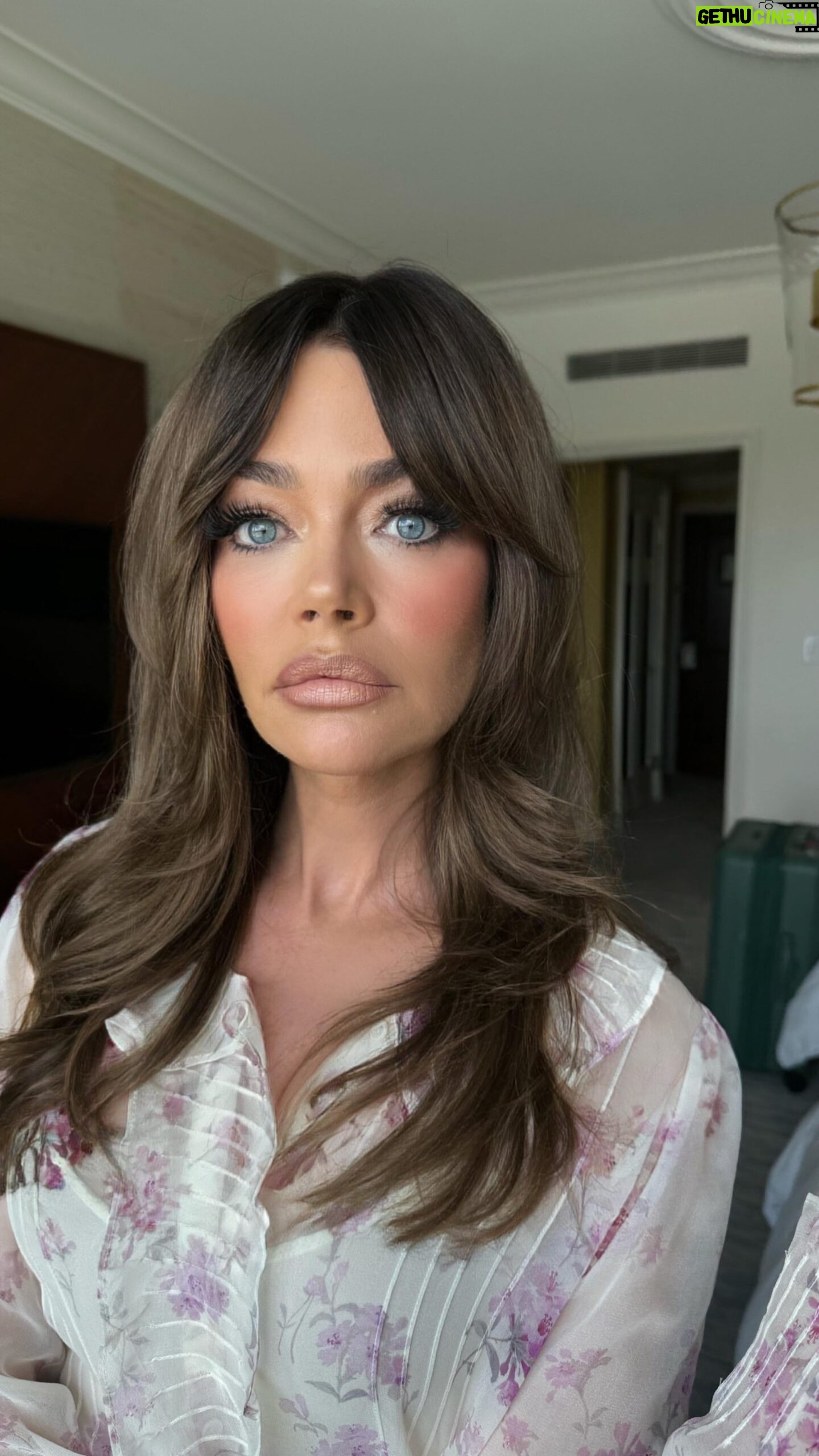 Denise Richards - 28.9K Likes - Glam time for a secret project 💄