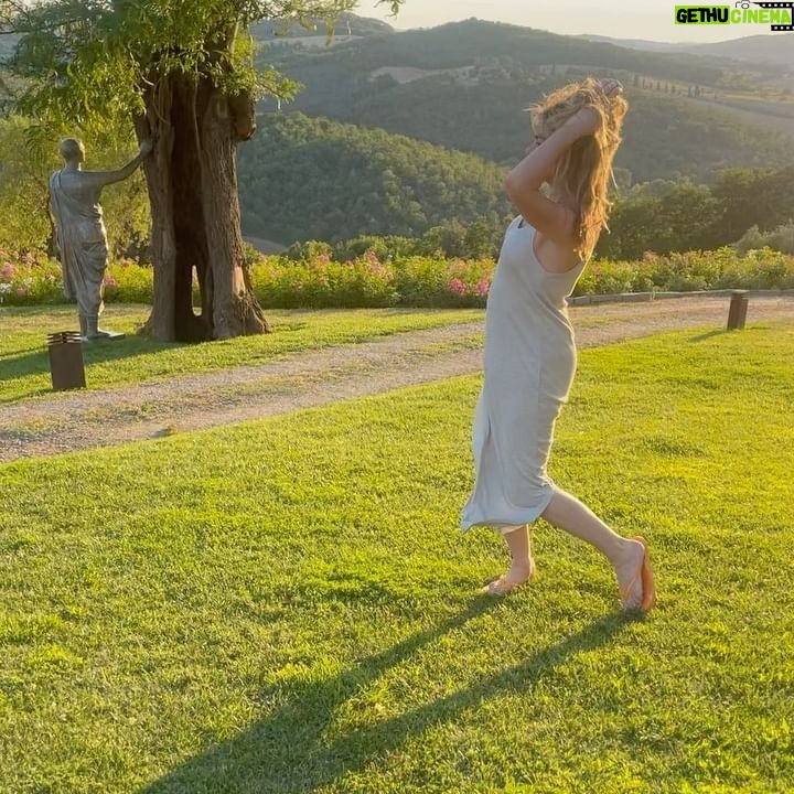Denise Richards - 26.2K Likes - It’s been a dream of mine & my husband’s to go to Tuscany. I was so lucky to shoot in Italy this past week so we decided to make a big trip out of it. Here we are Trying to capture the best pic & me looking ridiculous and my hair all crazy( we just went to the spa) I look at some of your photos and wonder who the hell is there to take them? Do you all travel with someone? Do you ask someone close by to shoot it? I’m so curious 😂 because most of you all that I follow your vacay pics looks really good!