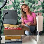 Denise Richards Instagram - BTS of @justbwithbethenny podcast- episode out now! I always love chatting with Bethenny, go listen and let me know your thoughts💭