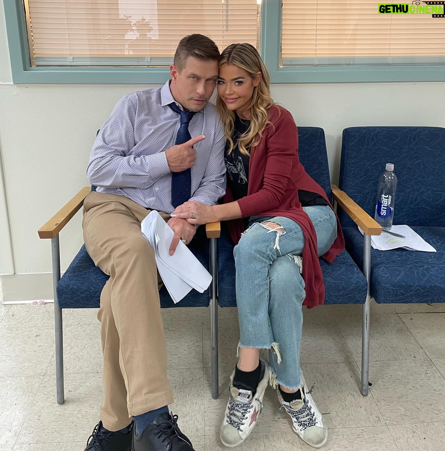 Denise Richards Instagram - Sunday funday… working on set with @stephenbaldwin7 with @thedanielbaldwin directing #awalkiningmiracle