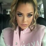 Denise Richards Instagram - Quick car selfies 📸💕