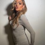 Denise Richards Instagram - Holiday glam, which lipstick?💋 Red lip: @anastasiabeverlyhills American Doll Nude lip: @anastasiabeverlyhills Stripped