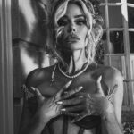 Denise Richards Instagram - Black and white babe 🖤